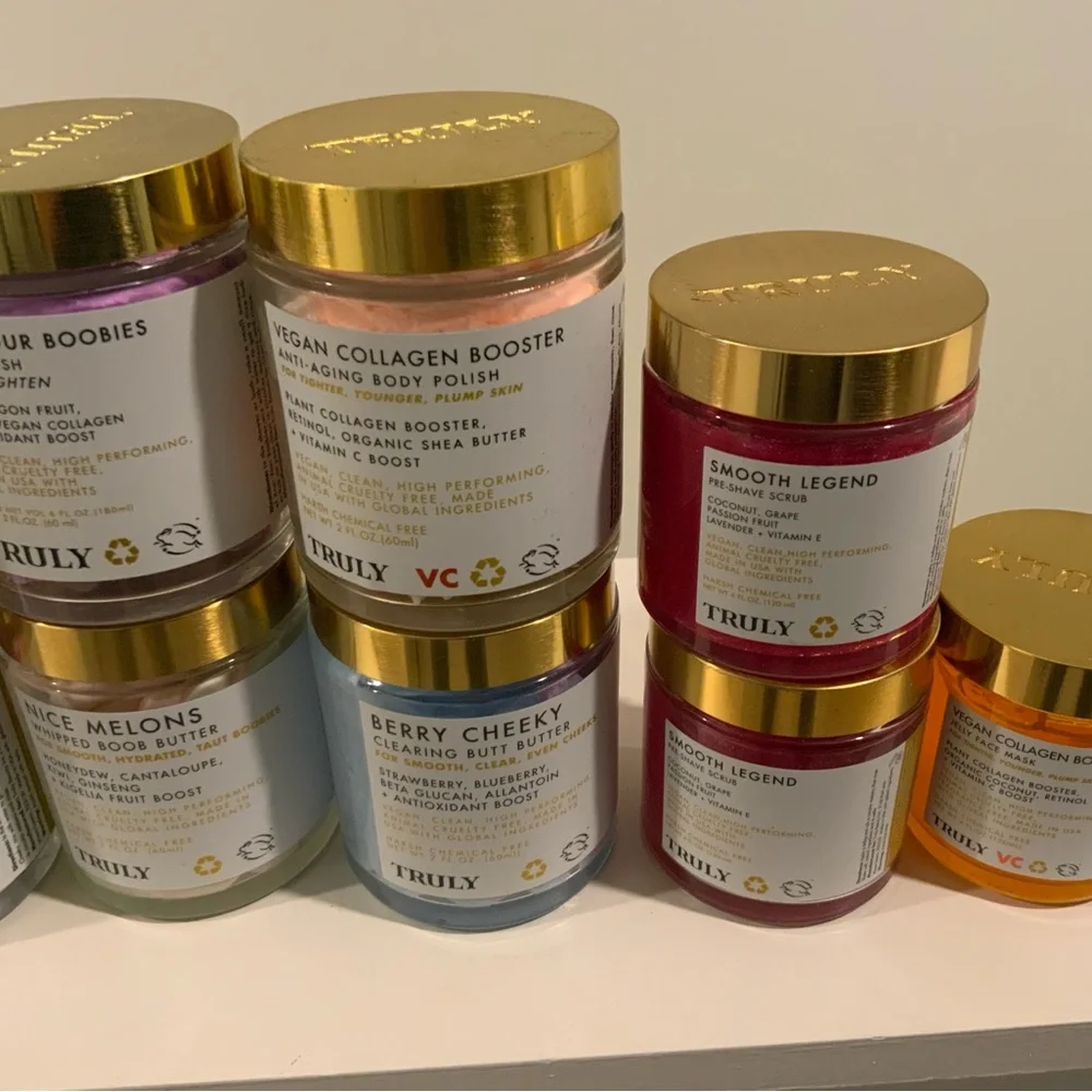 TRULY Skincare Moisturizer Set - Gold, White, Pink, Red, Blue - Picture 3 of 6